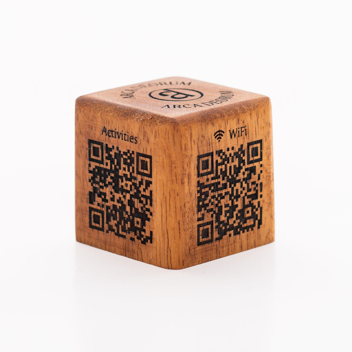 Ξύλινος κύβος QR ιρόκο — Πυρογραφία Laser